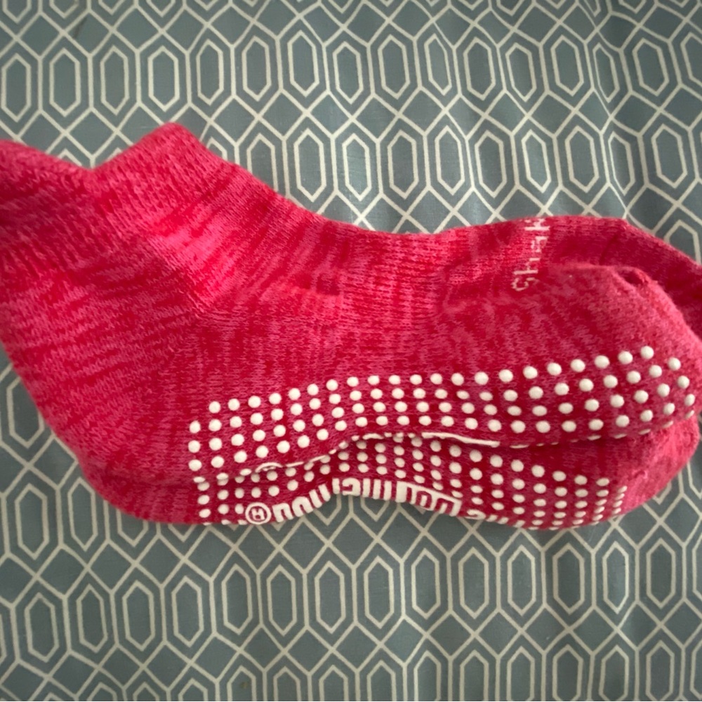 NWOT Bar Method barre sock size Medium pink